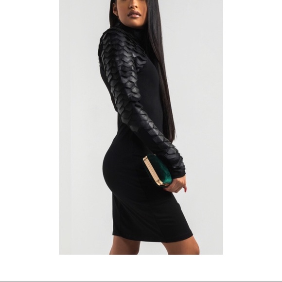 💋LAST ONE 💋GRACIA DRESS WITH DETAILED SLEEVES - Picture 3 of 4